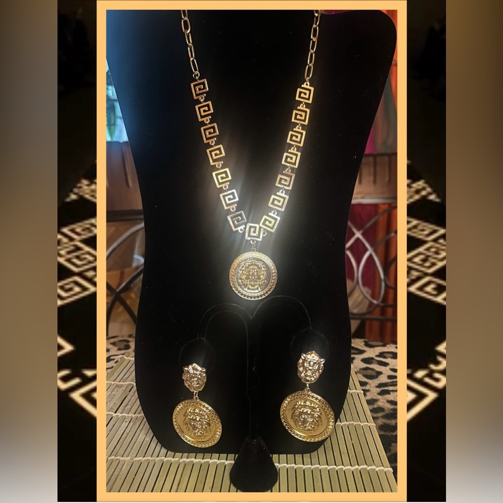 Must Have Givenchy-Inspired Lion Head Link Necklace Set,Fierce, Chic & Timeless
